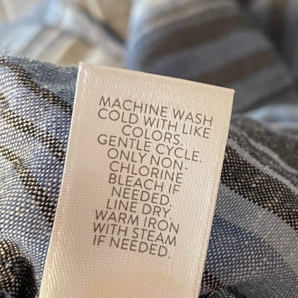 J Jill Linen Blend Shorts Blue Striped Button Fly Cuffed Sz L - Picture 7 of 7